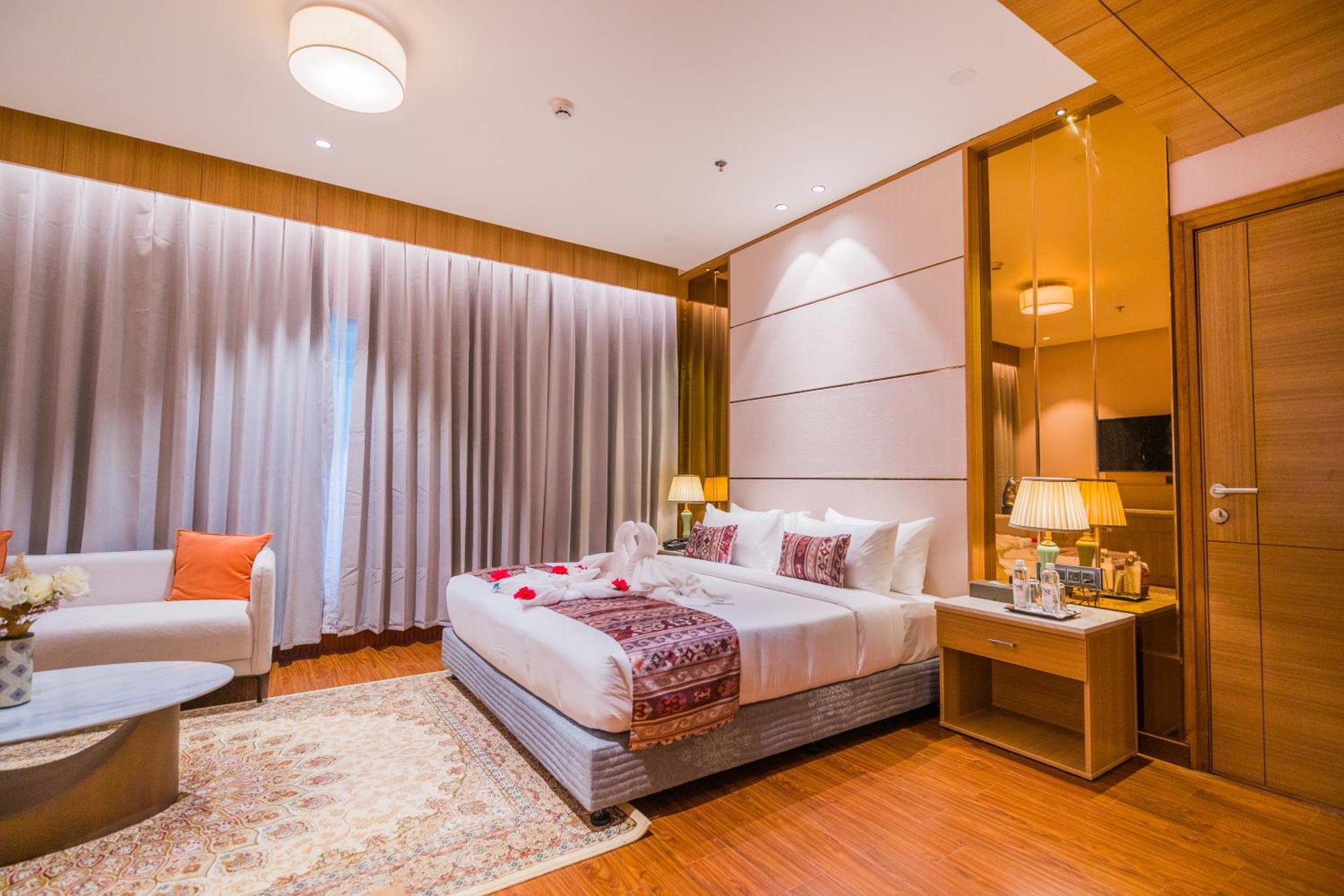 The Maple Hotel Bhopal Exterior photo